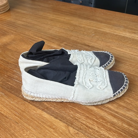 CHANEL
Interlocking CC Logo Canvas Espadrilles - Picture 5 of 11